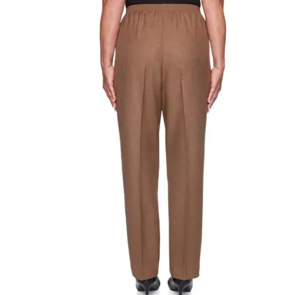 NWOT Alfred Dunner Classic Fit Pull On Pants 16P - Picture 2 of 5